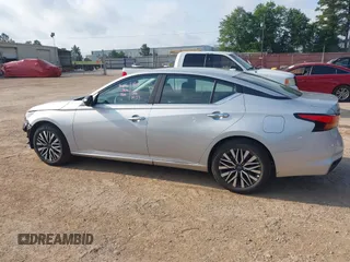 2025 Nissan Altima SV z VIN 1N4BL4DV6SN378171, wystawiony jako IAAI lot #42408449 z przebiegiem 5 405 mil mil oraz . Historia ofert i sprzedaży dostępna na DreamBid. Obrazek 15.