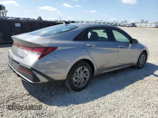 2024 Hyundai Elantra SEL z VIN KMHLM4DG2RU675916, wystawiony jako Copart lot #53043225 z przebiegiem 9 169 mil mil oraz Szkoda całkowita • Salvage title. Historia ofert i sprzedaży dostępna na DreamBid. Obrazek 3.