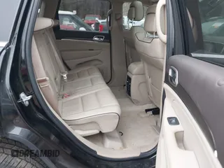 2017 Jeep Grand Cherokee Overland z VIN 1C4RJECG4HC878258, wystawiony jako IAAI lot #41361352 z przebiegiem 137 574 mil mil oraz . Historia ofert i sprzedaży dostępna na DreamBid. Obrazek 8.