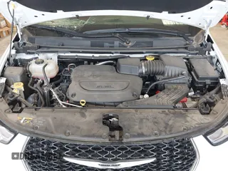 2022 Chrysler Pacifica Touring L with VIN 2C4RC1BGXNR144831, listed as a IAAI auction lot 40473026 with 36,495 mi miles and . Bid and sale history available at DreamBid. Image 10.