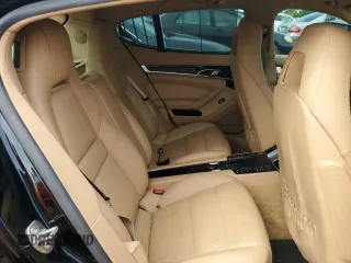 2015 Porsche Panamera S E-Hybrid z VIN WP0AD2A76FL041627, wystawiony jako Copart lot #63190924 z przebiegiem 88 860 mil mil oraz Szkody całkowita. Historia ofert i sprzedaży dostępna na DreamBid. Obrazek 10.