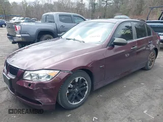 2007 BMW 3 Series 328xi z VIN WBAVC73577KP35907, wystawiony jako IAAI lot #41855762 z przebiegiem 159 594 mil mil oraz . Historia ofert i sprzedaży dostępna na DreamBid. Obrazek 2.