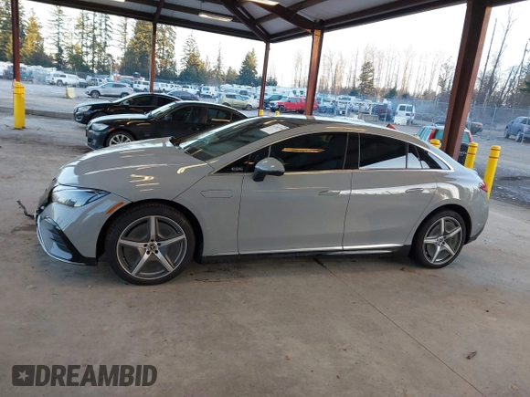 2024 Mercedes-Benz EQE 350 z VIN W1KEG1CB4RF049514, wystawiony jako IAAI lot #41392780 z przebiegiem 1 521 mil mil oraz . Historia ofert i sprzedaży dostępna na DreamBid. Obrazek 14.