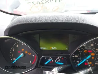 2019 Ford Escape SE z VIN 1FMCU9GD1KUA45891, wystawiony jako IAAI lot #41982627 z przebiegiem 97 546 mil mil oraz . Historia ofert i sprzedaży dostępna na DreamBid. Obrazek 15.