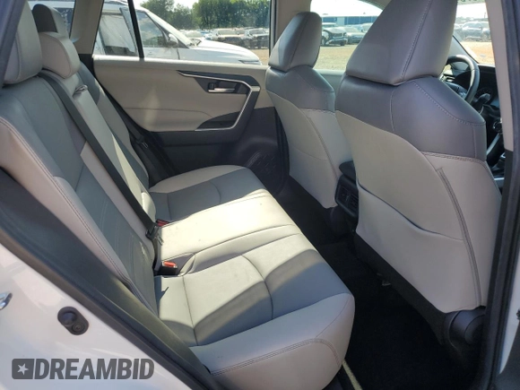 2021 Toyota RAV4 XLE Premium z VIN 2T3C1RFV0MW134008, wystawiony jako Copart lot #62676445 z przebiegiem 61 115 mil mil oraz Szkoda całkowita • Salvage title. Historia ofert i sprzedaży dostępna na DreamBid. Obrazek 11.