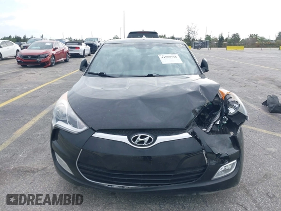 2017 Hyundai Veloster Value Edition with VIN KMHTC6AD9HU317347, listed as a IAAI auction lot 41800746 with 32,550 mi miles. Bid and sale history available at carsss.com. Image 13.