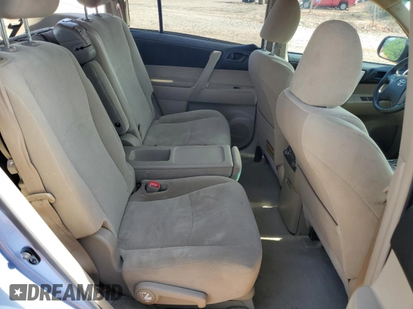 2010 Toyota Highlander with VIN 5TDZK3EH4AS016721, listed as a Copart auction lot 53937135 with 227,111 mi miles and Salvage title. Bid and sale history available at DreamBid. Image 11.