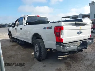 2018 Ford F-250 XL with VIN 1FT7W2B61JEB72858, listed as a IAAI auction lot 42517018 with 193,390 mi miles and . Bid and sale history available at DreamBid. Image 3.