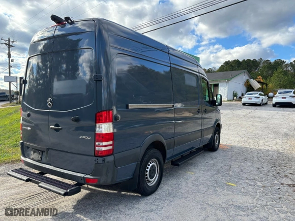2018 Mercedes-Benz Sprinter Cargo Van Worker with VIN WD3PE7CD9JP628519, listed as a Copart auction lot 84694564 with 112,836 mi miles and Clean Title. Bid and sale history available at carsss.com. Image 4.