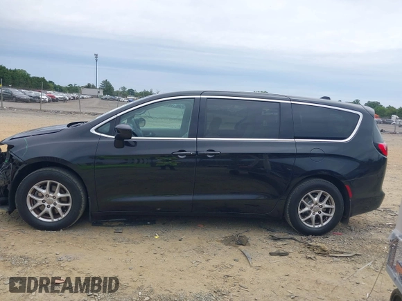2017 Chrysler Pacifica Touring with VIN 2C4RC1DG8HR502333, listed as a IAAI auction lot 42357607 with 105,266 mi miles and . Bid and sale history available at DreamBid. Image 14.