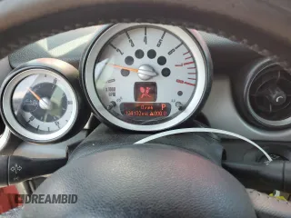 2010 MINI Convertible с VIN WMWMR3C59ATU97966, выставлен на аукционе Copart как лот 59870035 с пробегом 124 132 миль миль и Списание • Salvage title. История ставок и продаж доступна на DreamBid. Изображение 9.