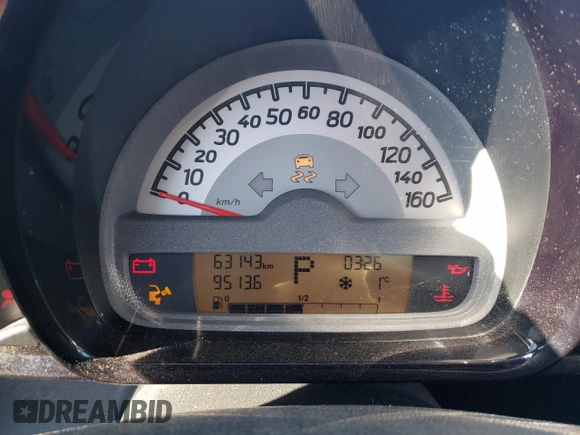 2015 Smart fortwo Passion z VIN WMEEJ3BA5FK817411, wystawiony jako Copart lot #51834455 z przebiegiem 63 143 mil mil oraz Szkody całkowita. Historia ofert i sprzedaży dostępna na DreamBid. Obrazek 9.