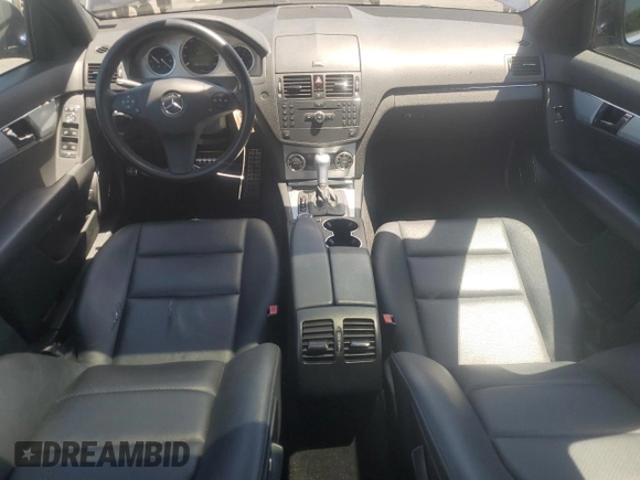2008 Mercedes-Benz C 300 Sport z VIN WDDGF54X88F055375, wystawiony jako Copart lot #57657925 z przebiegiem 87 558 mil mil oraz Szkoda całkowita • Salvage title. Historia ofert i sprzedaży dostępna na DreamBid. Obrazek 8.