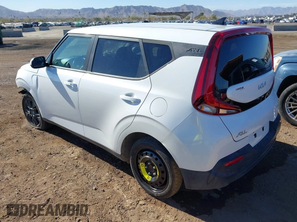 2022 Kia Soul EX with VIN KNDJ33AU5N7804758, listed as a IAAI auction lot 41678596 with 31,593 mi miles. Bid and sale history available at carsss.com. Image 3.
