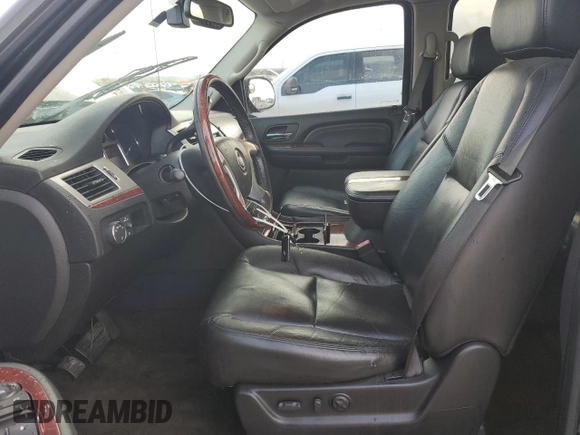 2008 Cadillac Escalade EXT z VIN 3GYFK62868G309760, wystawiony jako Copart lot #84683054 z przebiegiem 147 625 mil mil oraz Szkoda całkowita • Salvage title. Historia ofert i sprzedaży dostępna na DreamBid. Obrazek 7.