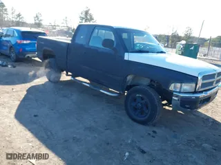 1998 Dodge Ram 1500 with VIN 3B7HF13YXWG142885, listed as a IAAI auction lot 41404805 with 252,588 mi miles. Bid and sale history available at carsss.com. Image 1.