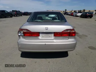 1998 Honda Accord EX z VIN 1HGCG5555WA176329, wystawiony jako Copart lot #56905865 z przebiegiem 127 911 mil mil oraz Szkoda całkowita • Salvage title. Historia ofert i sprzedaży dostępna na DreamBid. Obrazek 6.
