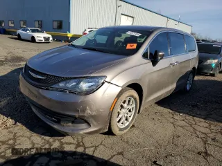 2018 Chrysler Pacifica Touring with VIN 2C4RC1DGXJR293893, listed as a Copart auction lot 41871185 with 141,447 mi miles and Clean title. Bid and sale history available at DreamBid. Image 1.