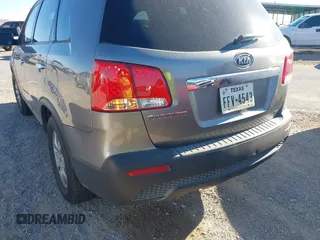 2013 Kia Sorento LX with VIN 5XYKTDA20DG346430, listed as a IAAI auction lot 41325629 with 166,263 mi miles. Bid and sale history available at carsss.com. Image 6.