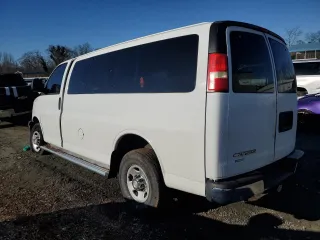 2009 Chevrolet Express Passenger with VIN 1GAHG35K991183568, listed as a Copart auction lot 87811625 with Not provided miles and Salvage title. Bid and sale history available at DreamBid. Image 2.