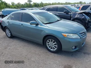 2011 Toyota Camry LE z VIN 4T1BF3EK4BU590830, wystawiony jako IAAI lot #42463901 z przebiegiem 91 372 mil mil oraz . Historia ofert i sprzedaży dostępna na DreamBid. Obrazek 1.