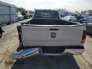 2018 Ram 1500 Tradesman z VIN 3C6JR6DT7JG304609, wystawiony jako Copart lot #55684295 z przebiegiem 73 075 mil mil oraz Szkoda całkowita • Salvage title. Historia ofert i sprzedaży dostępna na DreamBid. Obrazek 6.