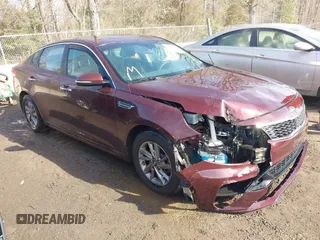2020 Kia Optima LX z VIN 5XXGT4L38LG437797, wystawiony jako IAAI lot #41441508 z przebiegiem 67 320 mil mil oraz . Historia ofert i sprzedaży dostępna na DreamBid. Obrazek 1.