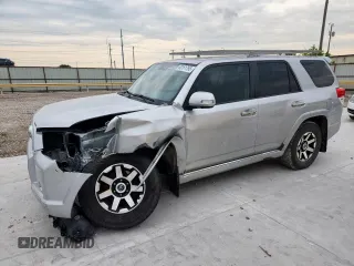 2013 Toyota 4Runner SR5 z VIN JTEBU5JR6D5135298, wystawiony jako Copart lot #60161795 z przebiegiem 129 825 mil mil oraz Szkoda całkowita • Salvage title. Historia ofert i sprzedaży dostępna na DreamBid. Obrazek 1.