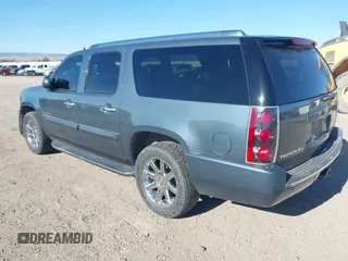 2008 GMC Yukon XL z VIN 1GKFK66828J210470, wystawiony jako IAAI lot #42119370 z przebiegiem 204 296 mil mil oraz . Historia ofert i sprzedaży dostępna na DreamBid. Obrazek 3.
