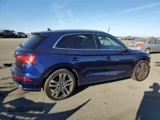 2020 Audi SQ5 Premium Plus with VIN WA1B4AFY4L2077702, listed as a Copart auction lot 76933874 with 76,419 mi miles and Salvage Title. Bid and sale history available at DreamBid. Image 3.