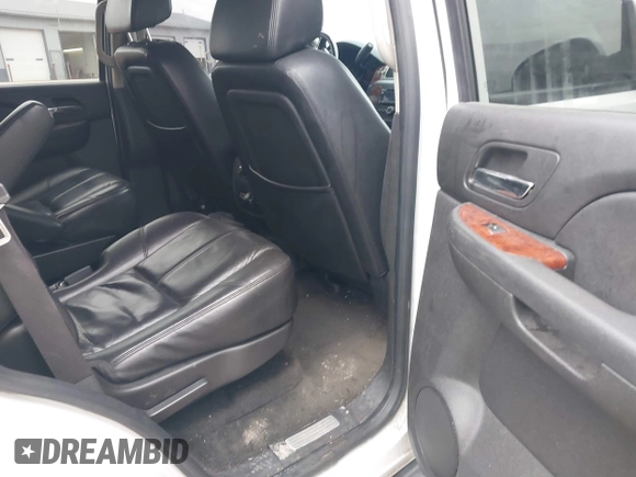 2008 Chevrolet Tahoe LTZ with VIN 1GNFK13098J160218, listed as a IAAI auction lot 40876511 with 186,701 mi miles and . Bid and sale history available at DreamBid. Image 8.
