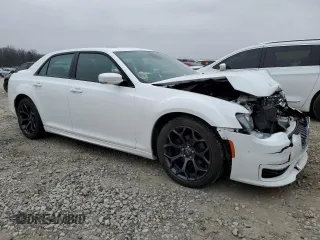 2020 Chrysler 300 S z VIN 2C3CCABG0LH175504, wystawiony jako Copart lot #43638855 z przebiegiem 73 035 mil mil oraz Szkoda całkowita • Salvage title. Historia ofert i sprzedaży dostępna na DreamBid. Obrazek 4.