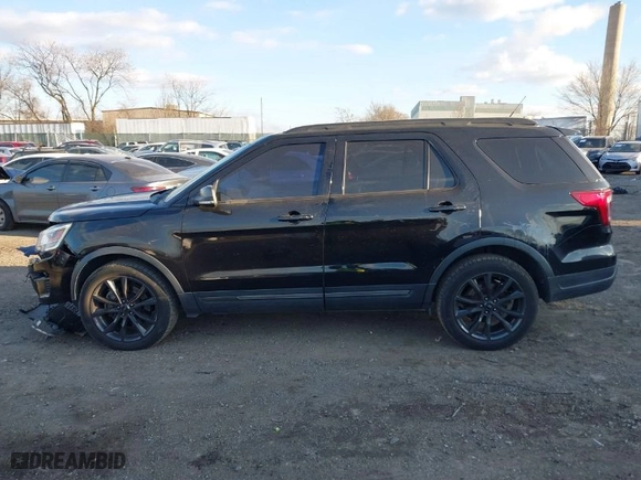 2018 Ford Explorer XLT with VIN 1FM5K8D83JGC11437, listed as a IAAI auction lot 41337284 with 61,878 mi miles. Bid and sale history available at carsss.com. Image 15.