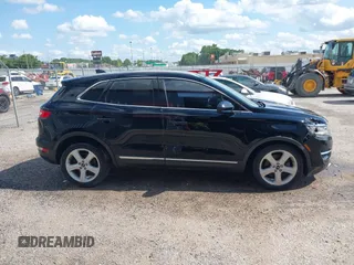 2017 Lincoln MKC Premiere с VIN 5LMCJ1C91HUL49790, выставлен на аукционе IAAI как лот 42422005 с пробегом 99 093 миль миль и . История ставок и продаж доступна на DreamBid. Изображение 13.
