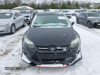 2013 Ford Focus SE z VIN 1FADP3F28DL337355, wystawiony jako IAAI lot #41000947 z przebiegiem 139 456 mil mil oraz . Historia ofert i sprzedaży dostępna na DreamBid. Obrazek 12.