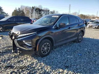 2022 Mitsubishi Eclipse Cross ES z VIN JA4ATUAA8NZ033982, wystawiony jako Copart lot #88591955 z przebiegiem 46 260 mil mil oraz Szkody całkowita. Historia ofert i sprzedaży dostępna na DreamBid. Obrazek 1.
