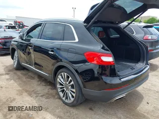 2017 Lincoln MKX Reserve z VIN 2LMPJ6LP6HBL47575, wystawiony jako IAAI lot #42147354 z przebiegiem 99 571 mil mil oraz . Historia ofert i sprzedaży dostępna na DreamBid. Obrazek 3.
