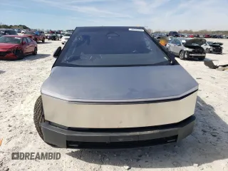 2024 Tesla Cybertruck with VIN 7G2CEHED5RA040883, listed as a Copart auction lot 49793355 with 2,822 mi miles and Salvage Title. Bid and sale history available at carsss.com. Image 5.