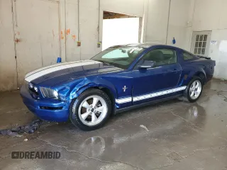 2008 Ford Mustang Deluxe with VIN 1ZVHT80N485194614, listed as a Copart auction lot 45477375 with 201,281 mi miles and Salvage Title. Bid and sale history available at DreamBid. Image 1.
