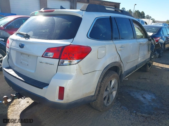 2014 Subaru Outback 2.5i Premium with VIN 4S4BRCCC9E3221989, listed as a IAAI auction lot 41246116 with 180,690 mi miles. Bid and sale history available at carsss.com. Image 4.