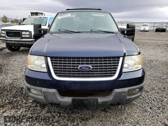 2003 Ford Expedition XLT Value with VIN 1FMPU16W23LC25829, listed as a Copart auction lot 42344235 with 233,990 mi miles and Salvage Title. Bid and sale history available at carsss.com. Image 5.