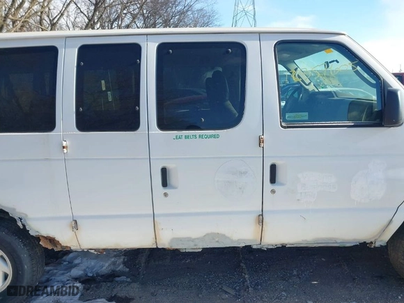 2009 Ford Econoline Wagon XL with VIN 1FBSS31L69DA14041, listed as a IAAI auction lot 41388761 with 43,775 mi miles. Bid and sale history available at carsss.com. Image 13.