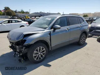 2021 Volkswagen Tiguan S z VIN 3VV0B7AX8MM010519, wystawiony jako Copart lot #59809805 z przebiegiem 53 595 mil mil oraz Szkoda całkowita • Salvage title. Historia ofert i sprzedaży dostępna na DreamBid. Obrazek 1.