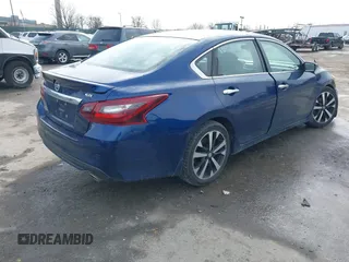2018 Nissan Altima 2.5 SR with VIN 1N4AL3AP3JC101421, listed as a IAAI auction lot 41482620 with 101,431 mi miles. Bid and sale history available at carsss.com. Image 4.