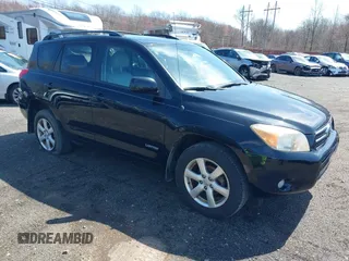 2008 Toyota RAV4 Ltd with VIN JTMBD31V085199395, listed as a IAAI auction lot 41931041 with 106,648 mi miles. Bid and sale history available at carsss.com. Image 1.