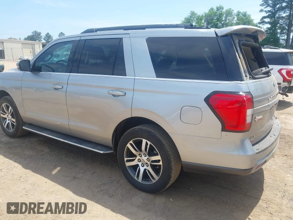 2022 Ford Expedition XLT z VIN 1FMJU1HTXNEA49452, wystawiony jako IAAI lot #41981687 z przebiegiem 42 396 mil mil oraz . Historia ofert i sprzedaży dostępna na DreamBid. Obrazek 3.