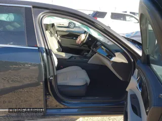 2017 Cadillac CT6 Premium Luxury AWD with VIN 1G6KF5RS4HU139368, listed as a IAAI auction lot 41538638 with 55,137 mi miles and . Bid and sale history available at DreamBid. Image 5.
