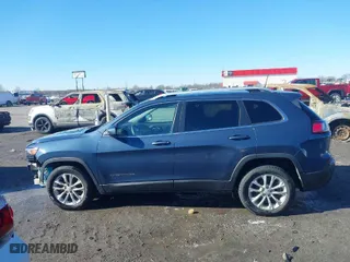 2019 Jeep Cherokee Latitude with VIN 1C4PJLCB1KD381721, listed as a IAAI auction lot 41377595 with 116,637 mi miles. Bid and sale history available at carsss.com. Image 14.