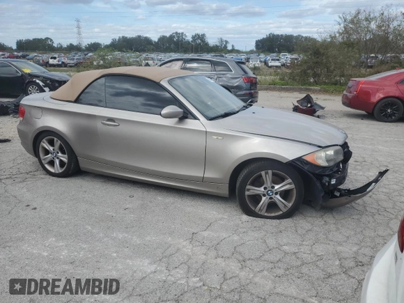2009 BMW 1 Series 128i z VIN WBAUL73539VJ76952, wystawiony jako Copart lot #76992254 z przebiegiem Nie podano mil oraz Szkody całkowita. Historia ofert i sprzedaży dostępna na DreamBid. Obrazek 4.