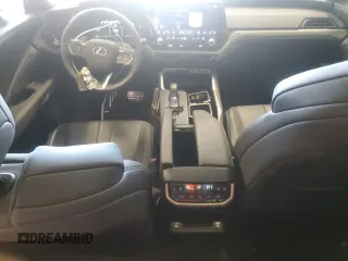 2024 Lexus TX 500h F Sport Premium z VIN 5TDABAB65RS003346, wystawiony jako Copart lot #51824095 z przebiegiem 13 112 mil mil oraz Szkody całkowita. Historia ofert i sprzedaży dostępna na DreamBid. Obrazek 8.